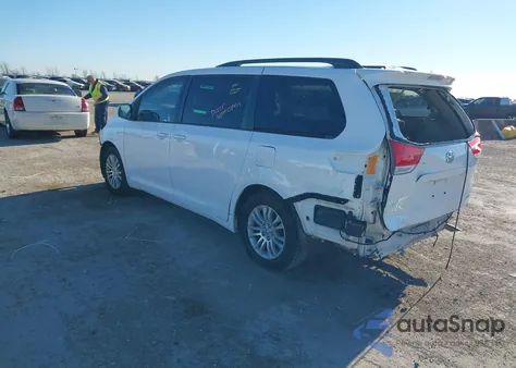 2014 Toyota Sienna Xle V6 8 Passenger z USA, uszkodzony, nr VIN 5TDYK3DC6ES487258